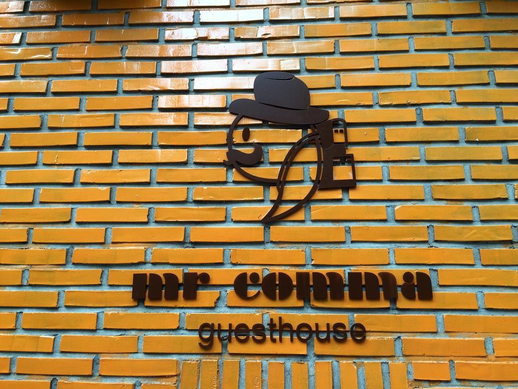 Mr. Comma Guest house *