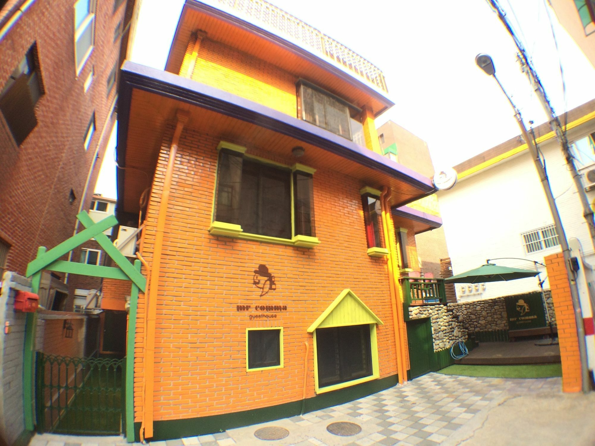 Mr. Comma Guest house *